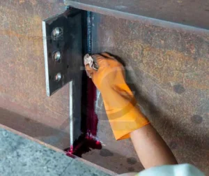 Remoção do excesso de penetração, precisando sem contaminação.