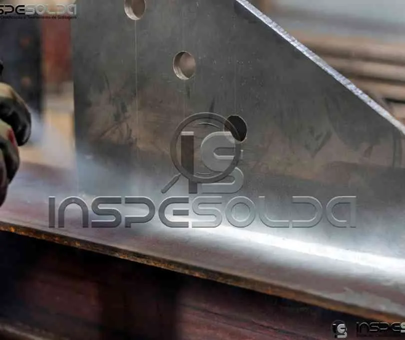 Serviço de Ensaios Não Destrutivos em Equipamentos 5 Inspeção em solda de equipamento por método não destrutivo.