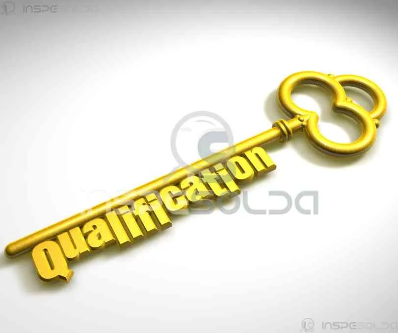 Manutenção de soldadores 7 Chave dourada com a palavra “qualification” em destaque.