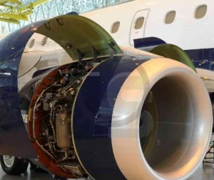 Motor de composição em manutenção, destacando a indústria aeroespacial - Inspesolda.