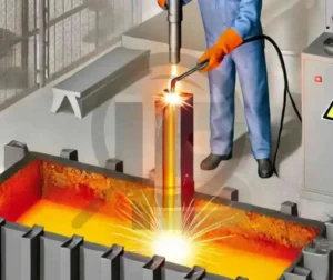 Aplicações comuns da soldagem por eletroscoria em indústrias pesadas, incluindo construção e reparo de grandes componentes metálicos.