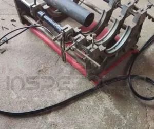 Equipamento de desenvolvimento de polímeros em superfícies industriais.