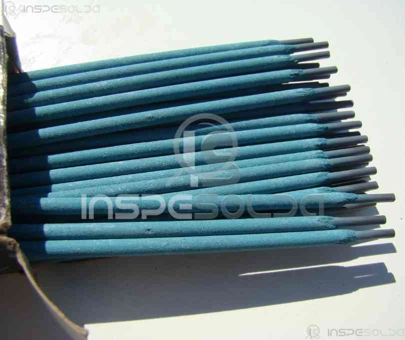 Eletrodo revestido (covered electrode) 15 Conjunto de eletrodos revestidos empilhados, prontos para uso em processos de soldagem.
