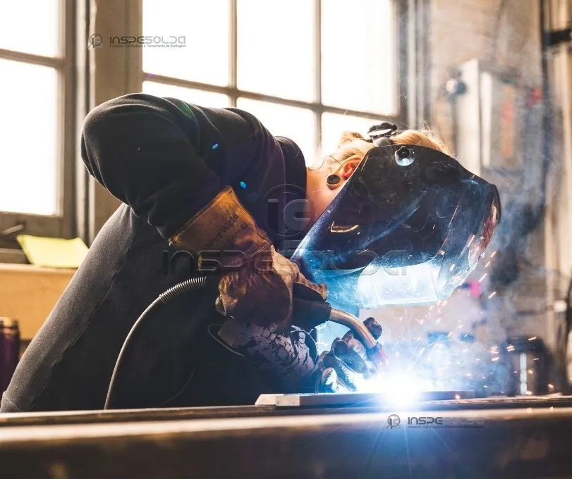 Treinamento em Normas e Códigos de Soldagem 5 Treinamento em Normas e Códigos de Soldagem